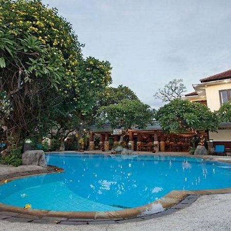 Oyo 2334 Melka Excelsior Hotel Singaraja Dış mekan fotoğraf