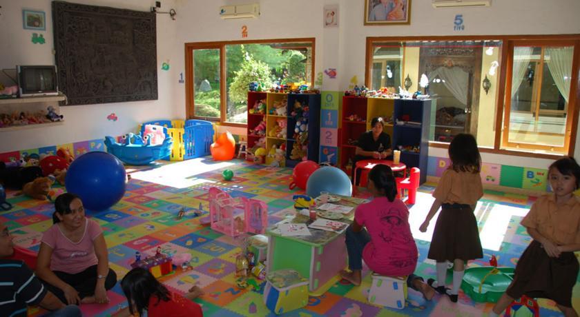 Oyo 2334 Melka Excelsior Hotel Singaraja Dış mekan fotoğraf