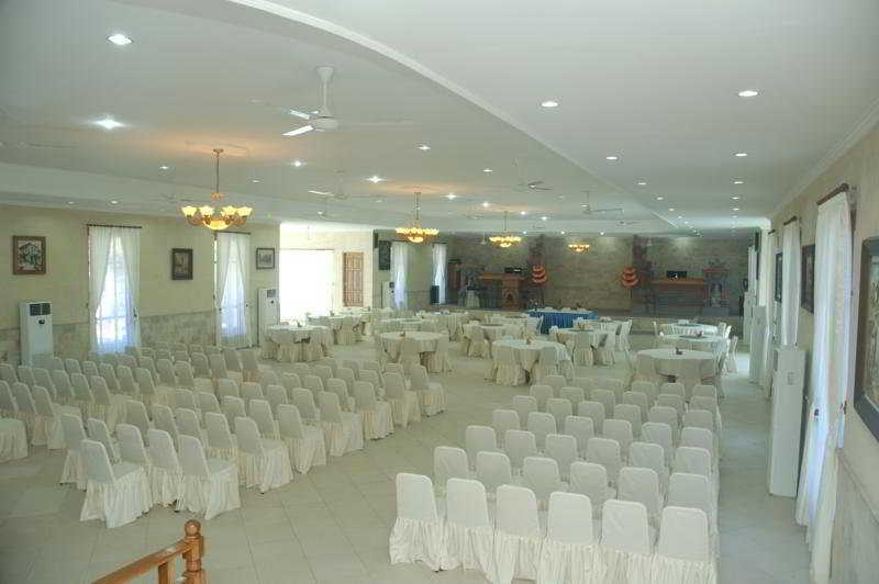 Oyo 2334 Melka Excelsior Hotel Singaraja Dış mekan fotoğraf