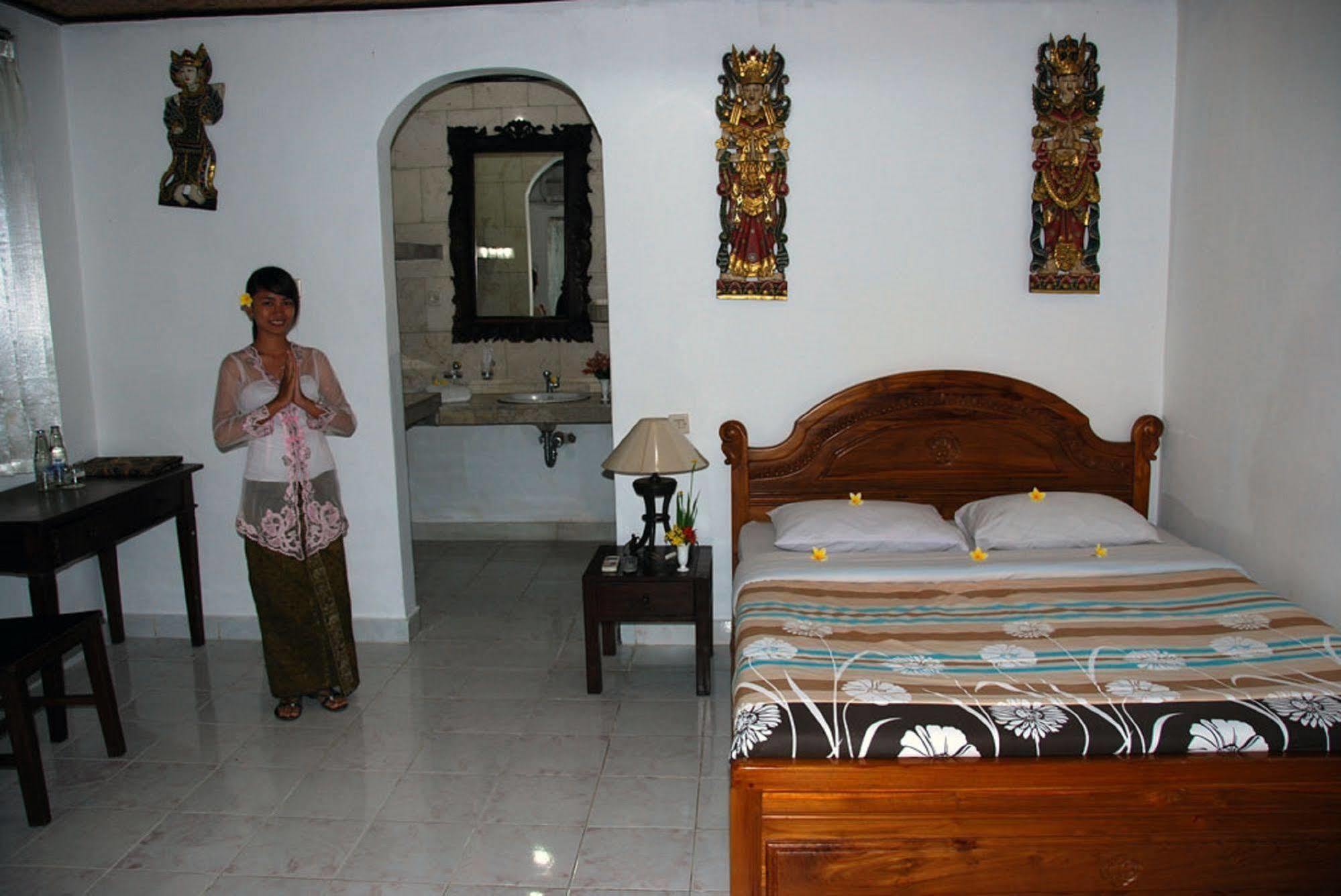 Oyo 2334 Melka Excelsior Hotel Singaraja Dış mekan fotoğraf