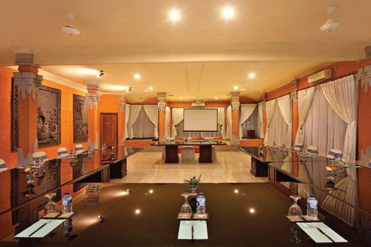 Oyo 2334 Melka Excelsior Hotel Singaraja Dış mekan fotoğraf