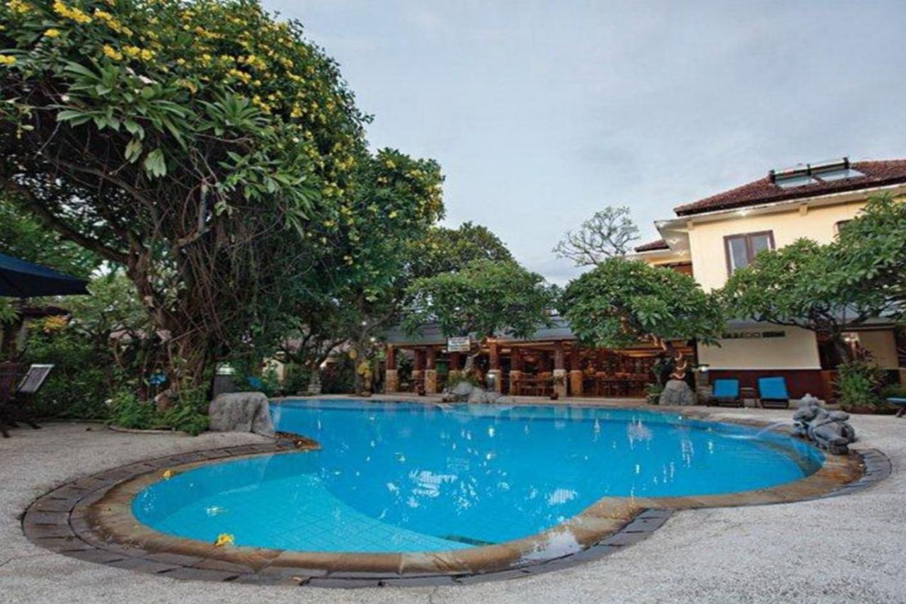 Oyo 2334 Melka Excelsior Hotel Singaraja Dış mekan fotoğraf