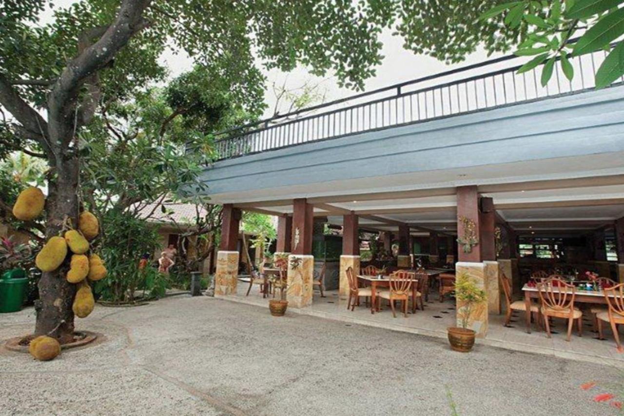 Oyo 2334 Melka Excelsior Hotel Singaraja Dış mekan fotoğraf