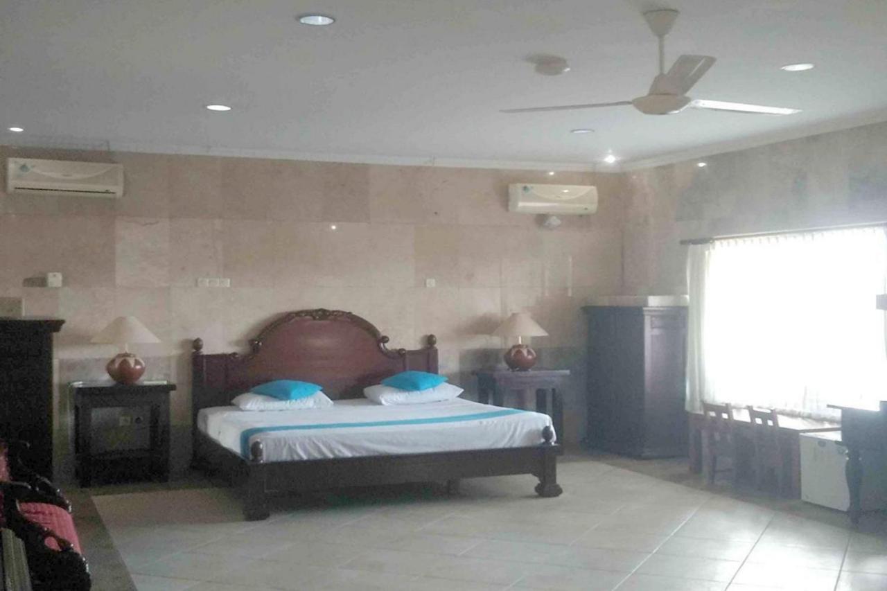 Oyo 2334 Melka Excelsior Hotel Singaraja Dış mekan fotoğraf