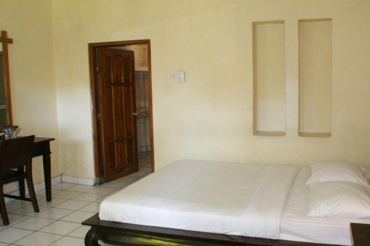 Oyo 2334 Melka Excelsior Hotel Singaraja Dış mekan fotoğraf